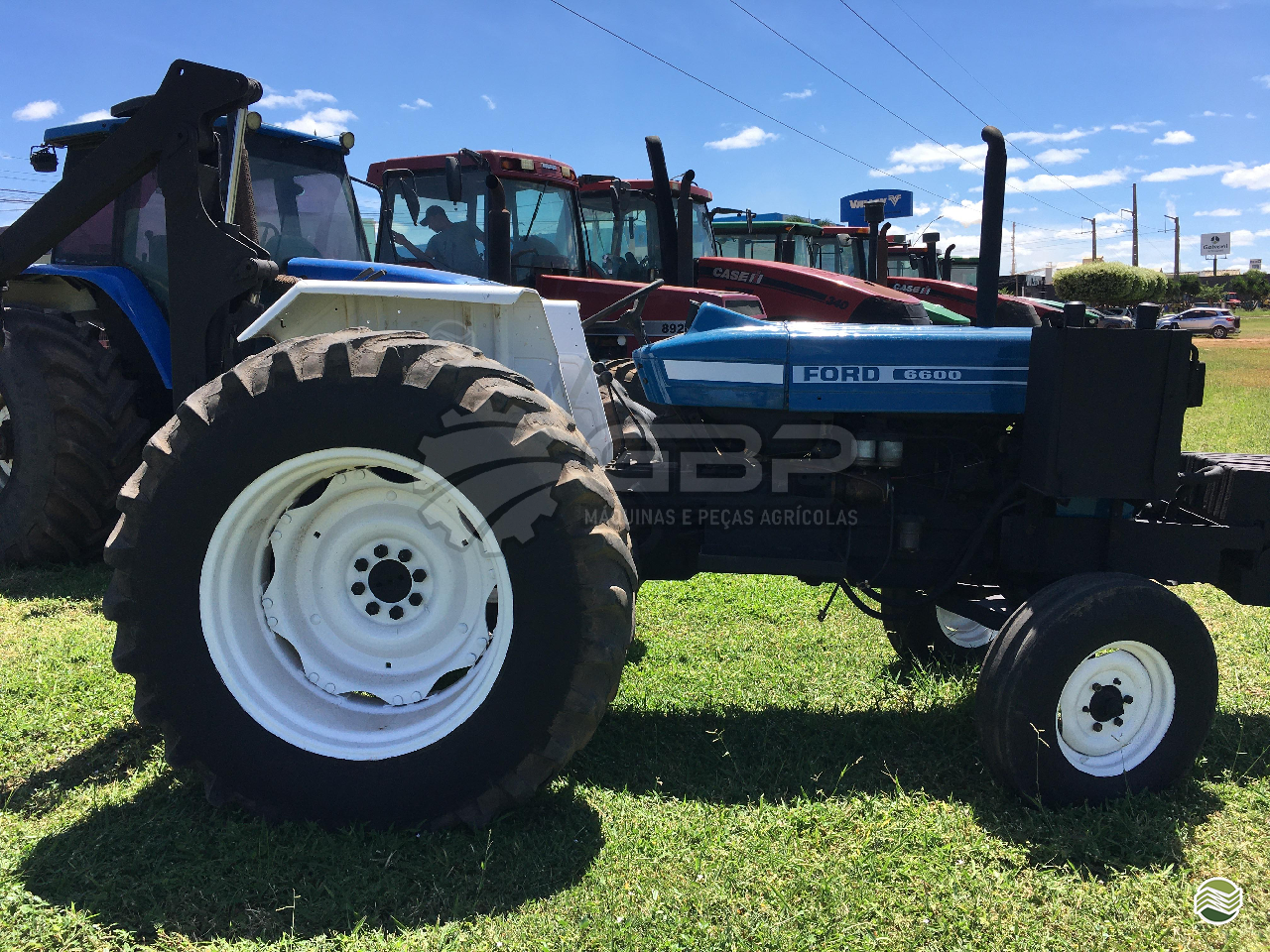 TRATOR FORD FORD 6600 Tração 4x2 GBP Máquinas LUIS EDUARDO MAGALHAES BAHIA BA